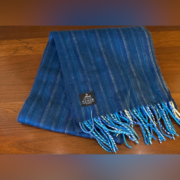 VTG 1980-85 Shades of Blue Long Striped Scarf by V.FRAAS Made in Germany - Picture 6 of 9